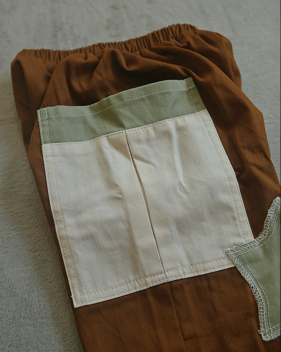 Miles Trousers in Tablea